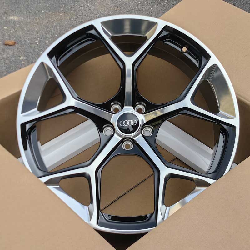 XL-MONO-SERIES-003 Symmetric Geometric Forged Wheel Face XL MONO SERIES-003 one-piece forged wheel front face symmetry with Audi logo cap and 5-lug bolt pattern