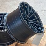 XL MONO SERIES-005 custom forged rim showing outer lip contour and reinforced lightweight barrel construction