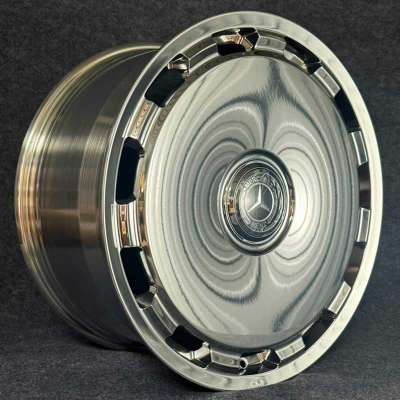 XL-MONO-SERIES-007 Chrome Polished Disc Real Detail XL MONO SERIES-007 high-polish mirror chrome forged wheel real photo showing circular reflection and perimeter cooling vents