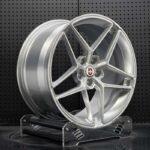 XL MONO SERIES-012 aerospace 6061-T6 aluminum forged wheel showing lightweight split spoke pocketing and brake cooling airflow