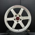 XL MONO SERIES-017 gloss white 6-spoke time attack monoblock forged racing wheel with red stripe and JWL VIA certification