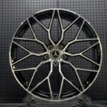 XL MONO SERIES-022 two-tone gloss black machined face multi-spoke monoblock forged wheel front face with Mercedes-Benz center cap