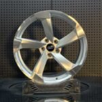 XL MONO SERIES-026 metallic silver directional blade 5-spoke monoblock forged wheel front face with Audi center cap for RS models