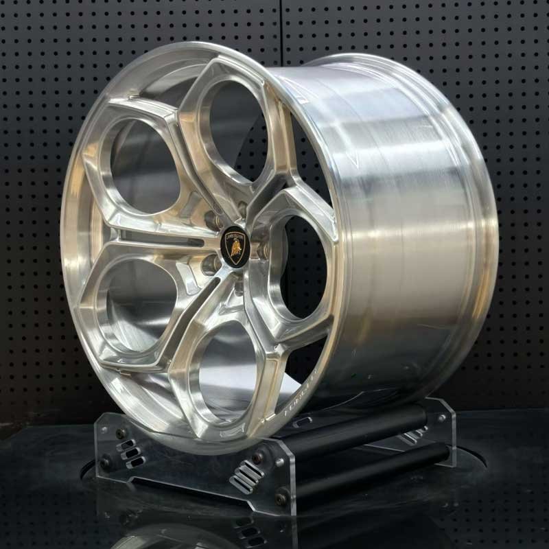 XL-MONO-SERIES-029 Phone-Dial Chamfer & Brushed Detail XL MONO SERIES-029 aerospace 6061-T6 forged rim displaying hand-brushed aluminum grain and geometric phone-dial chamfers