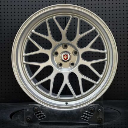 XL MONO SERIES-031 satin silver retro cross-mesh monoblock forged wheel front face with HRE crest center cap