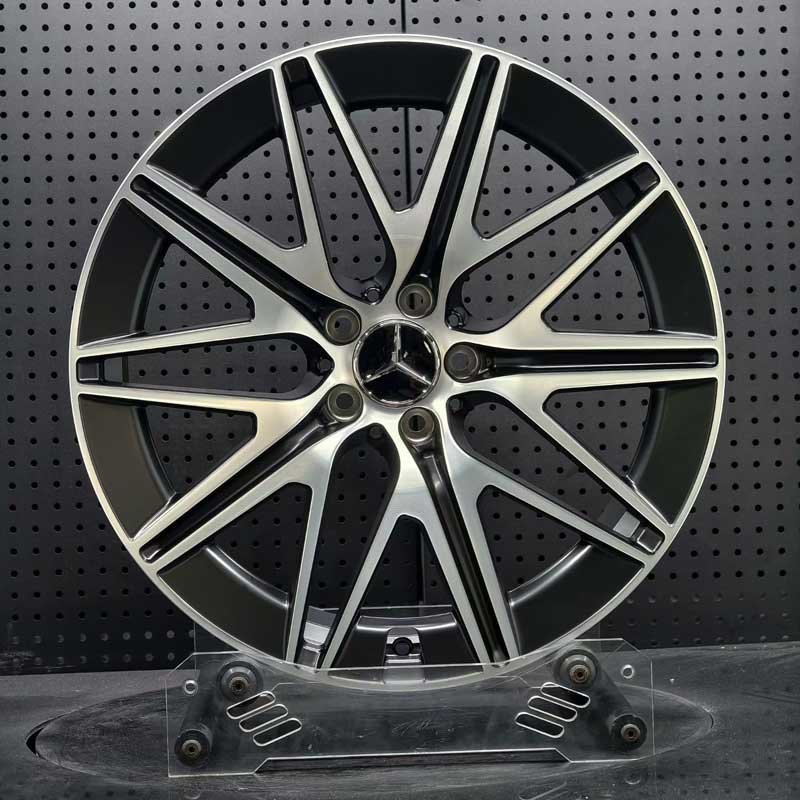 XL-MONO-SERIES-037 Diamond-Cut Machined Forged Wheel - Front Face XL MONO SERIES-037 two-tone diamond-cut machined face monoblock forged wheel front face with Mercedes-Benz center cap